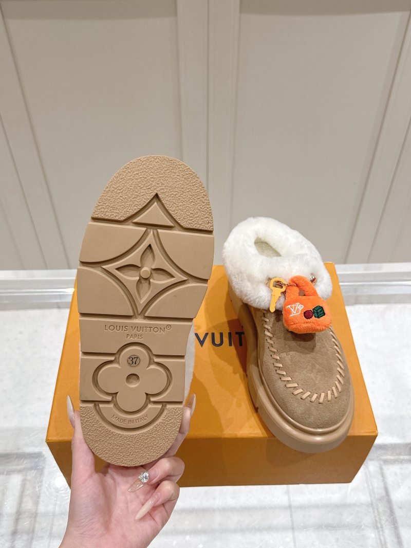 l0vis Vvtt0n slippers